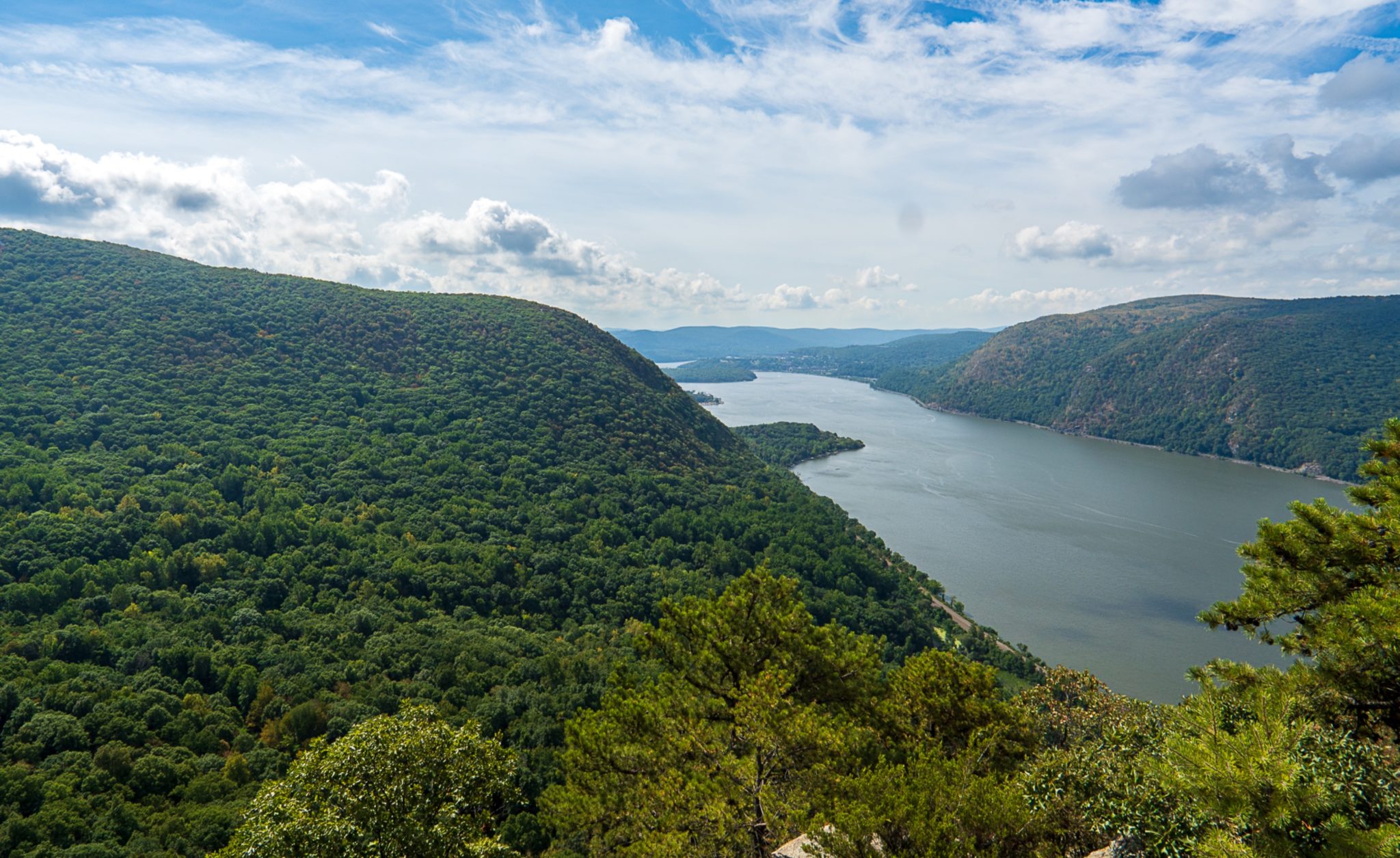 Breakneck Ridge - Hudson Highlands State Park Preserve - Take a Hike!